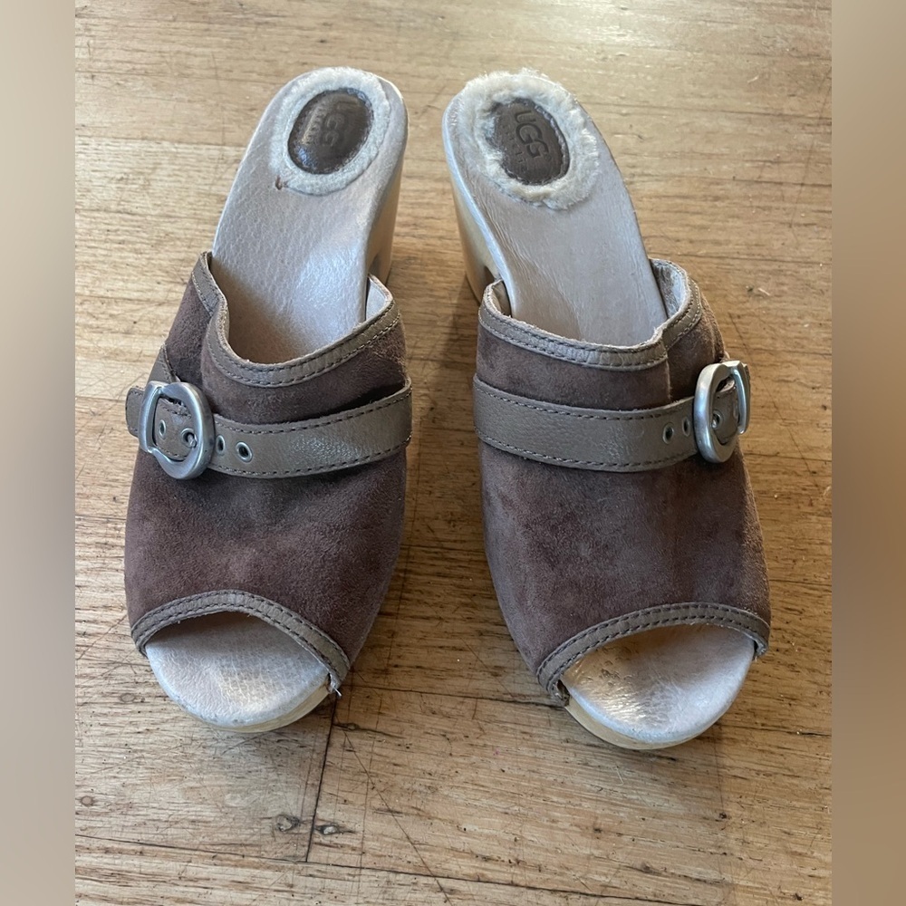 UGG Women's Tan and Cream Suede Mules clogs
